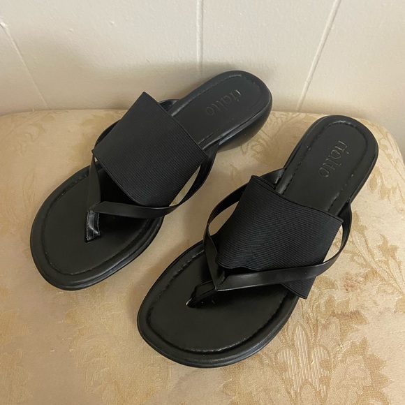 Y2K Black Strappy Sandals - Picture 3 of 4